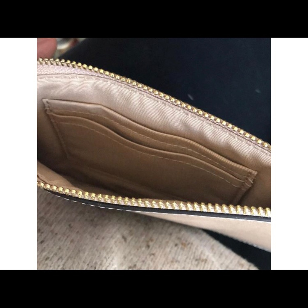 Coach Beechwood Patent Leather Wristlet 🎀 - Picture 8 of 8